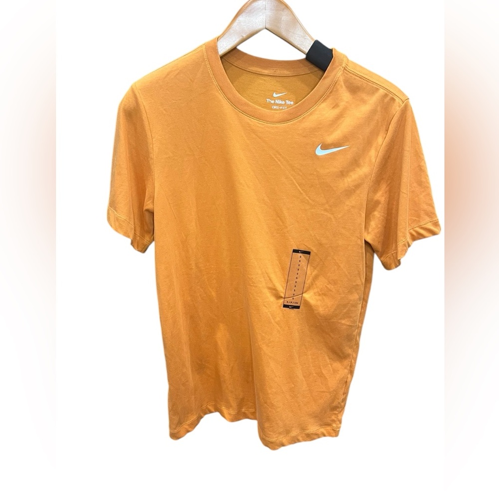 Men's Nike "The Nike Tee" Orange size S NWT
